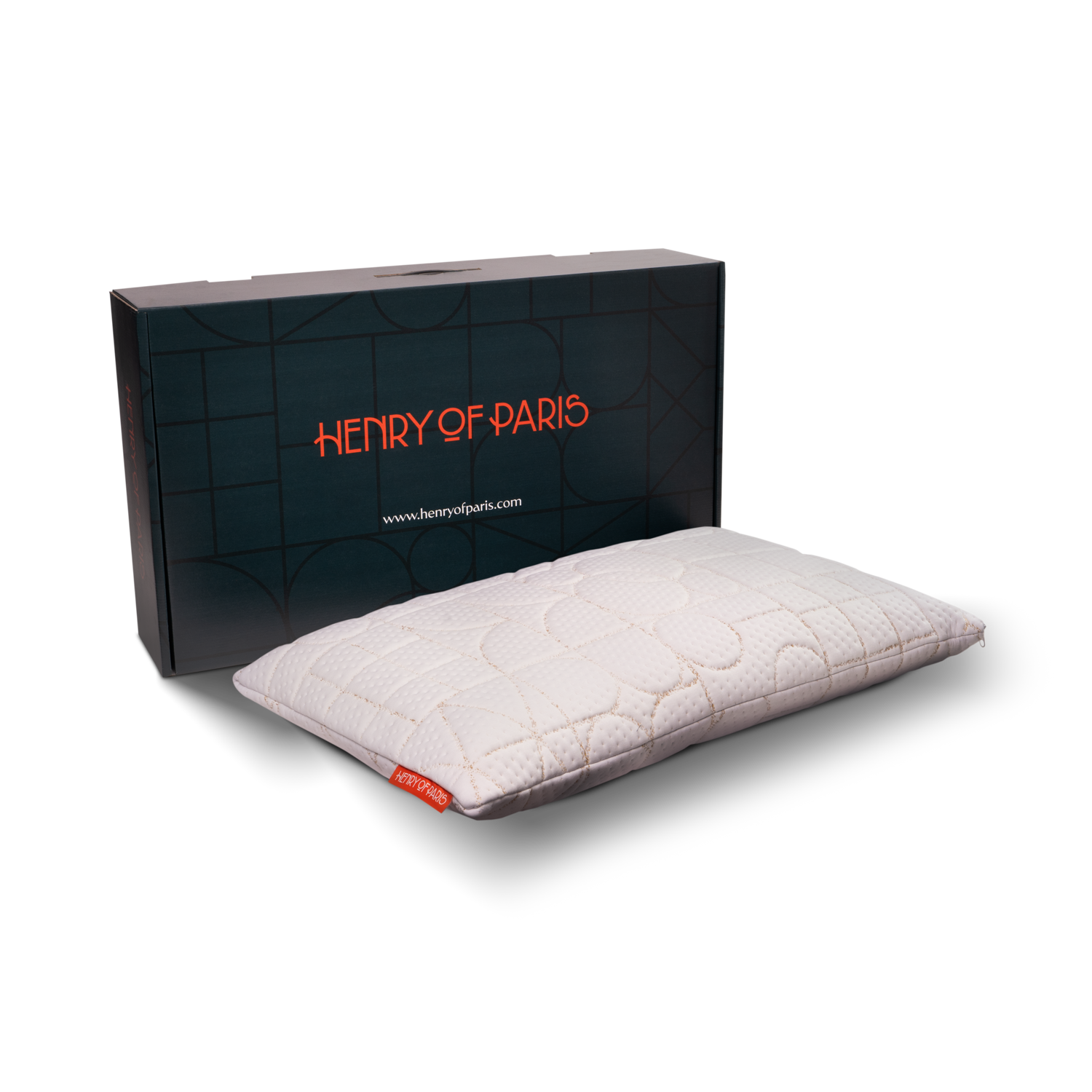 Étreinte Nocturne white pillow Henry of Paris