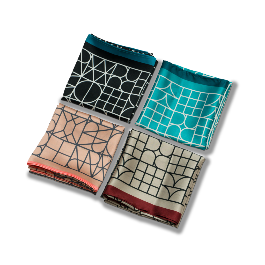 Le Voile de Soie Liséré silk scarf