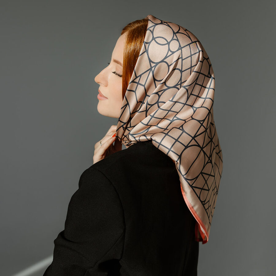 Le Voile de Soie Lisere